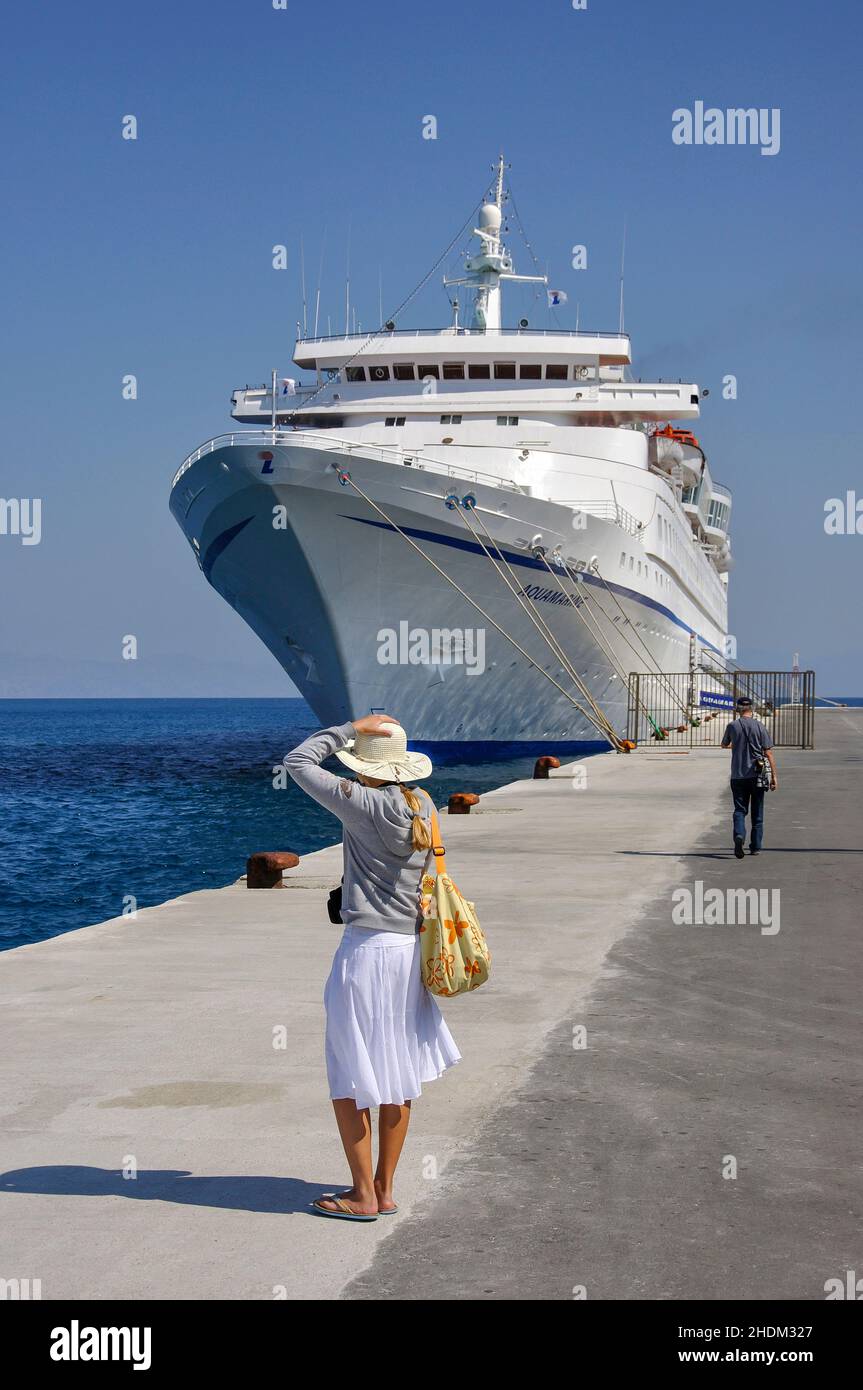 Louis Cruise Lines bateau de croisière "Aquamarine" dans le port, ville de Rhodes, Rhodes, Dodécanèse, Grèce Banque D'Images