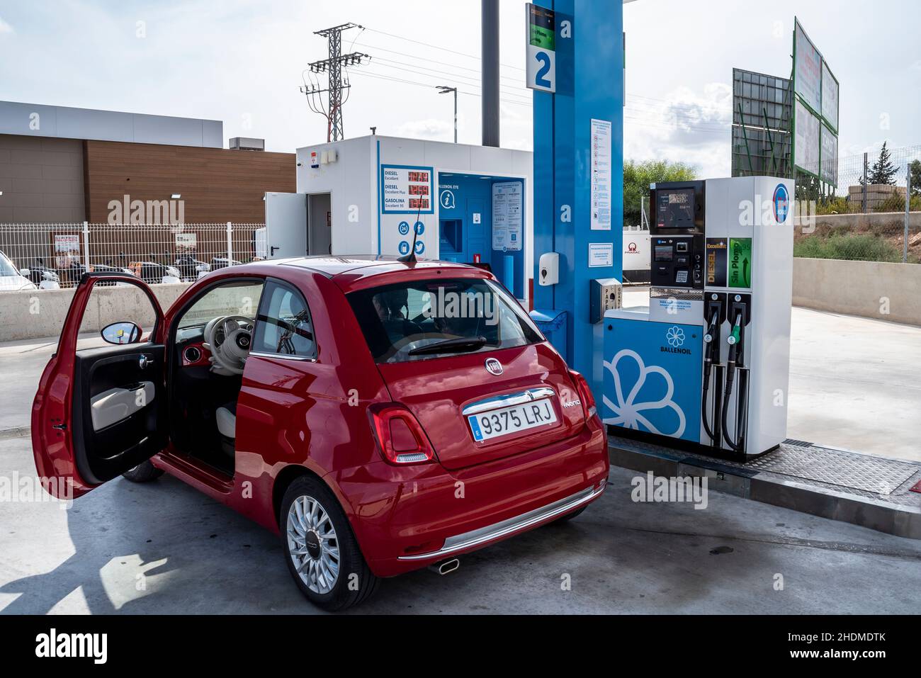 Station-service automatique de Ballenoil à Ciudad Quesada, Rojales, Espagne.Le système automatisé de la station-service a entraîné des prix du carburant moins chers Banque D'Images
