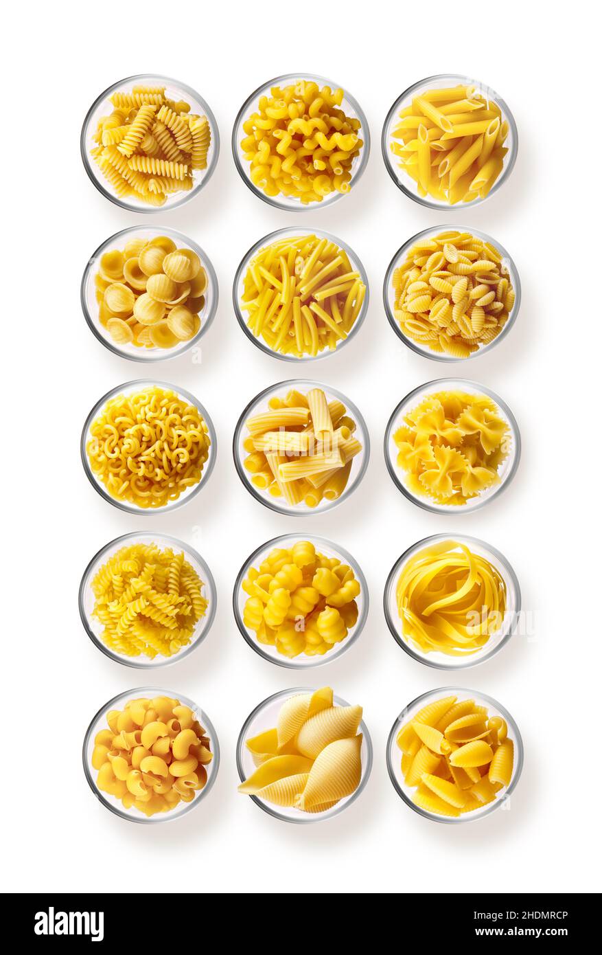 spaghetti, tagliatelle, farfalle, penne, rigatoni,fettuccine, pâtes, cannelloni, spaghettis, tagliatelles,farfalles, pennes, rigatonis, Banque D'Images