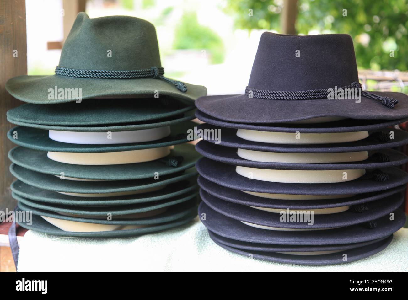 Chapeaux fedora Banque de photographies et d'images à haute résolution -  Alamy