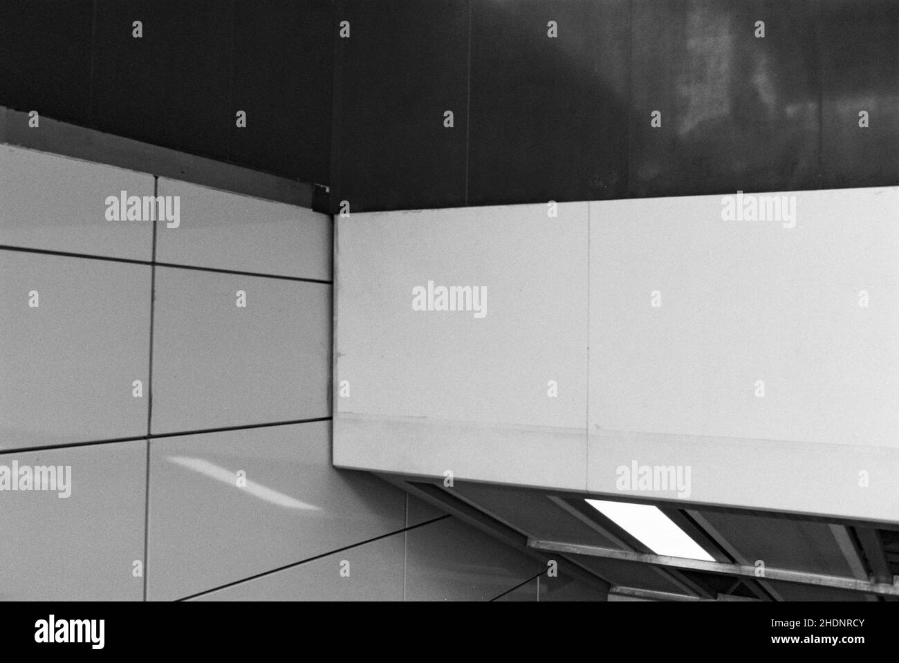 Photo en niveaux de gris des détails architecturaux et de l'art de la rue de Guangzhou, Chine Banque D'Images