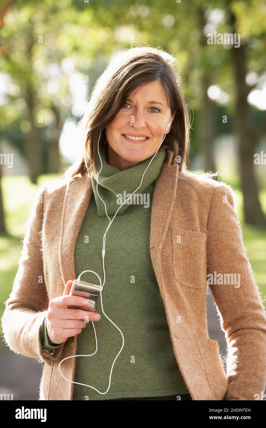 femme, mp3 joueurs, musique d'écoute, femme, femmes,lady, femmes, mp3 joueurs, musique d'écoute Banque D'Images