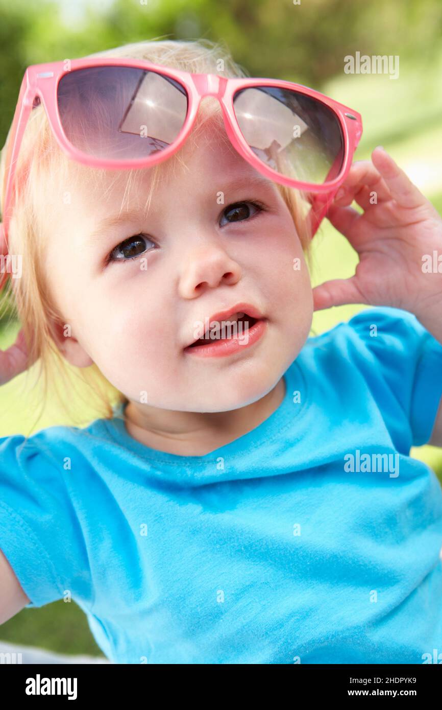 fille, lunettes de soleil, filles, lunettes de vue, lunettes de vue,lunettes, lunettes Banque D'Images