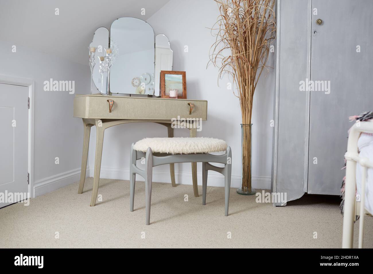 miroir, commode, meuble à maquillage, miroirs, bureau,tiroir, commodes  Photo Stock - Alamy