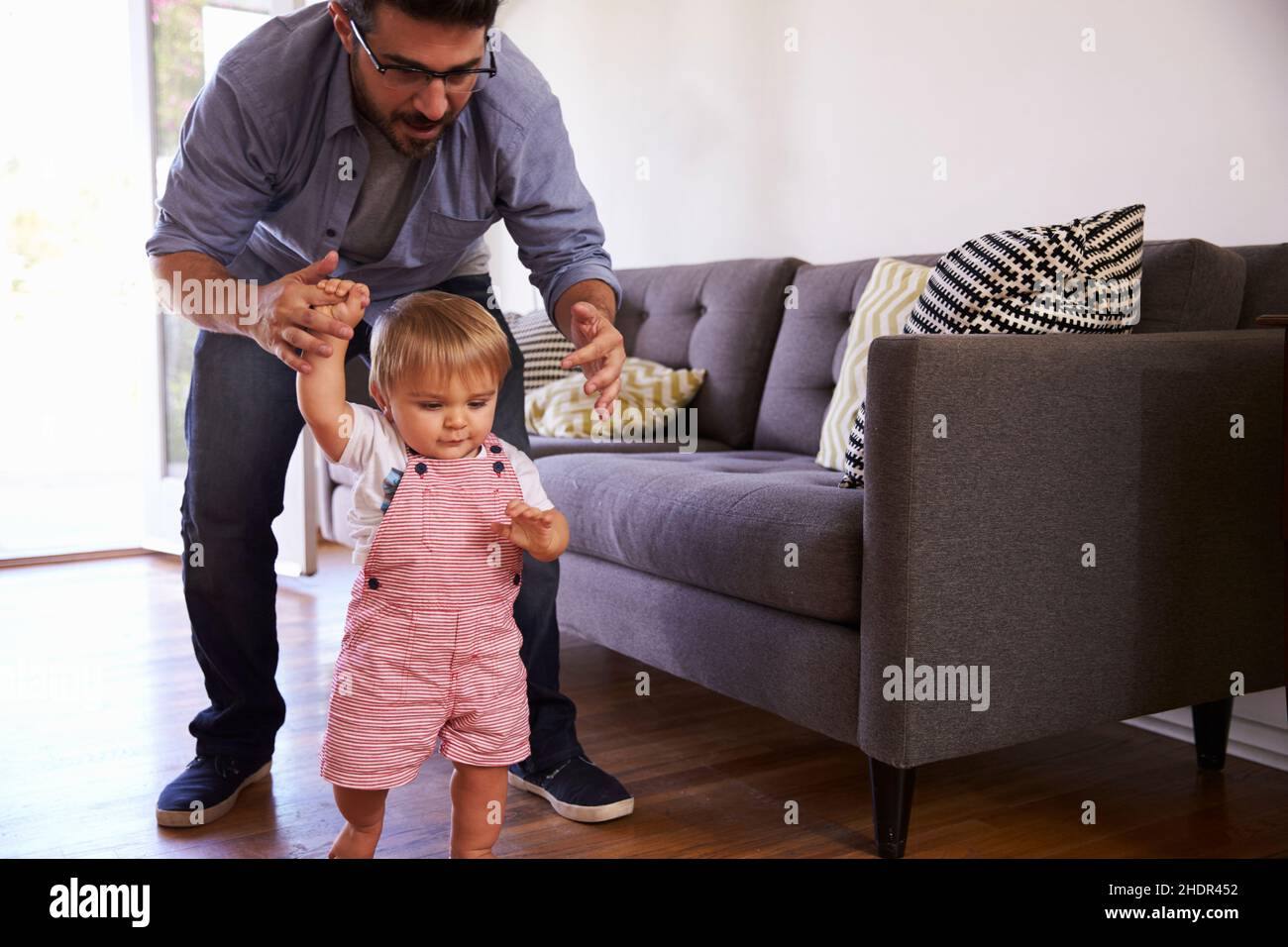 bébé, soins, apprendre à marcher, babe, bébés,bébés humains, soins, apprendre à marcher Banque D'Images
