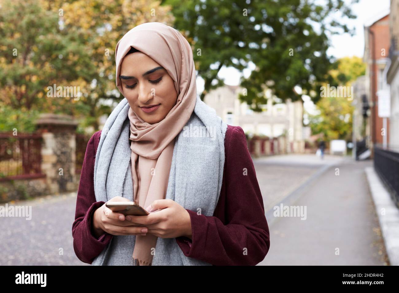 femme moderne urbain hijab muslima femme femme femme femme moderne urbans hijabs Photo Stock Alamy