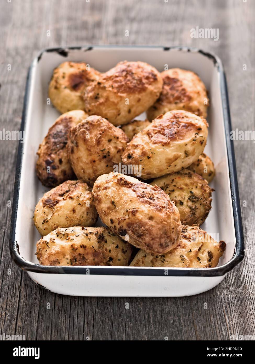 pomme de terre, pommes de terre cuites au four, pommes de terre crues