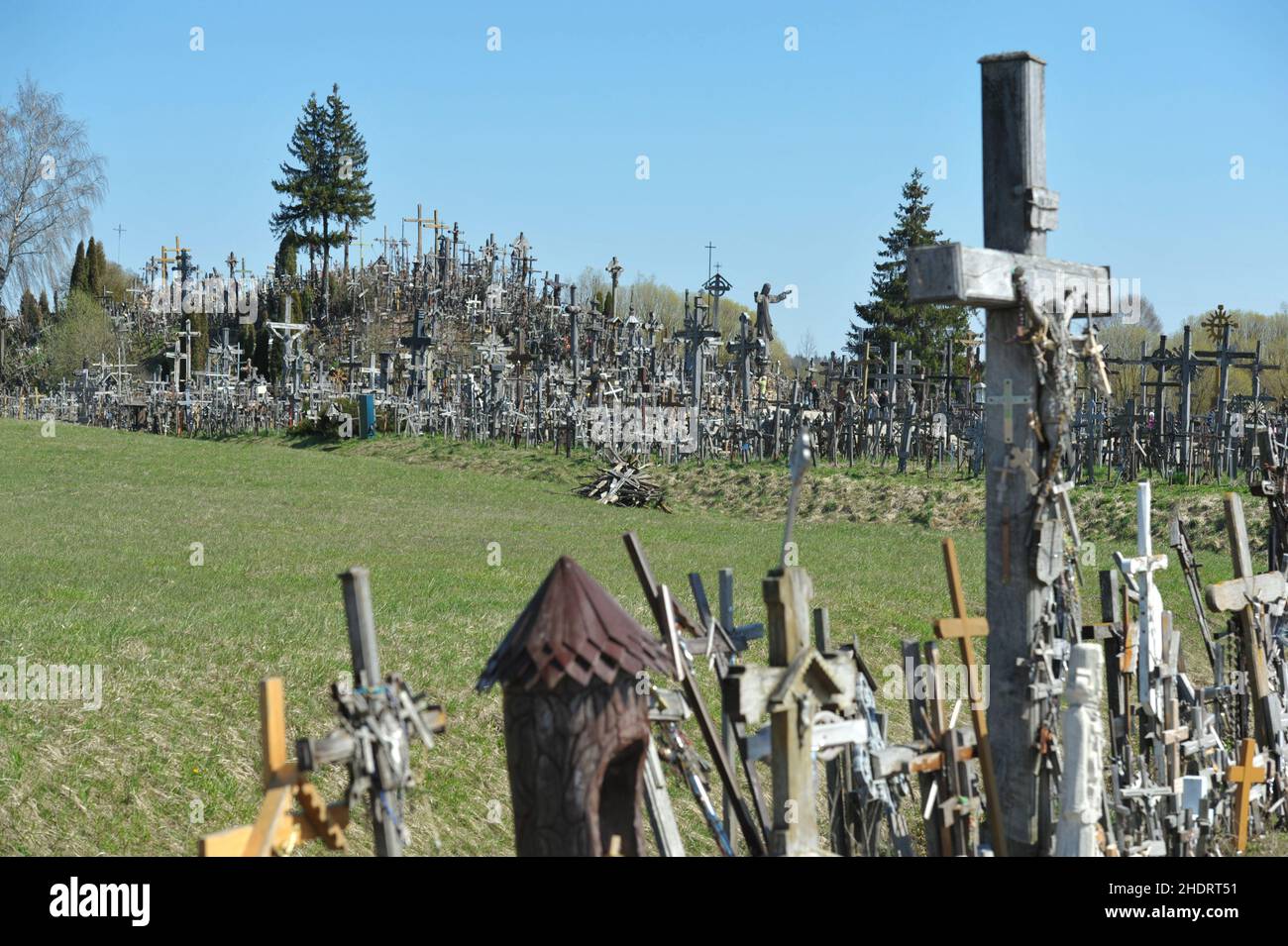 Lituanie.La colline des croix est un lieu de pèlerinage chrétien près de la ville de Siauliai, dans le nord du pays.Les premières croix ont été place Banque D'Images