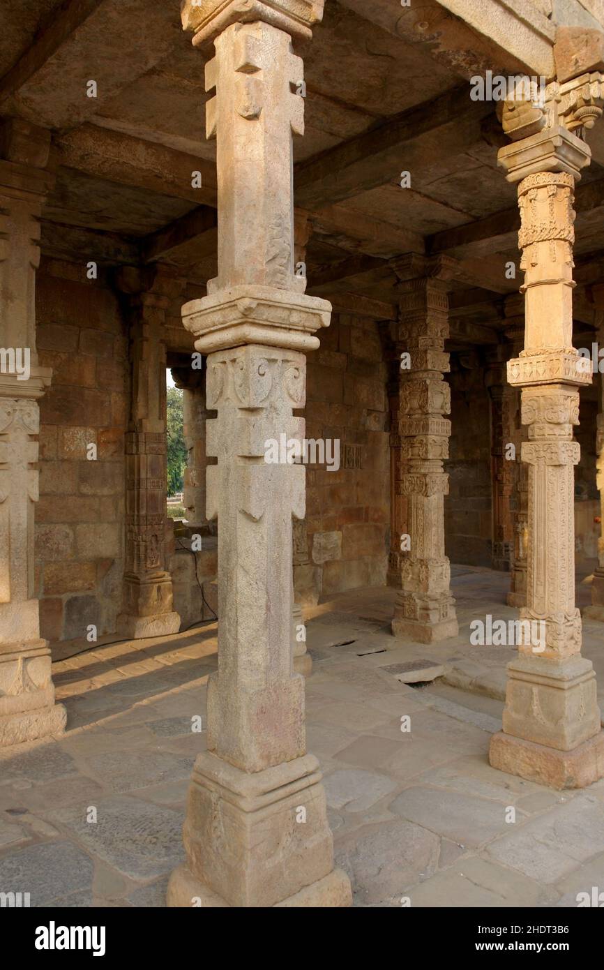 colonne, qutb minar, colonnes, pilier, piliers,menteurs qutb Banque D'Images