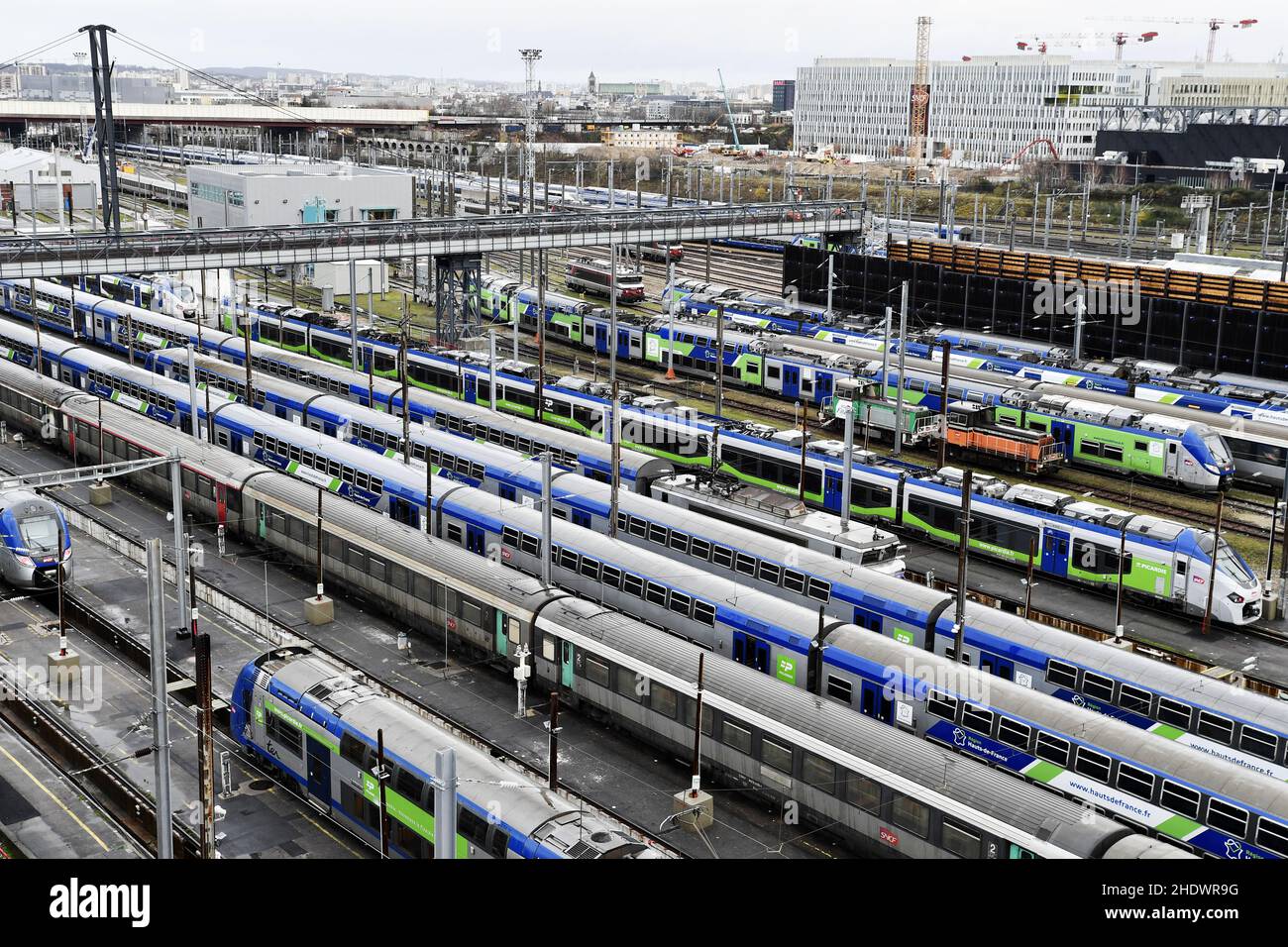 TER dans les hauts de France Gare Crossrail - Saint-Denis - France Banque D'Images