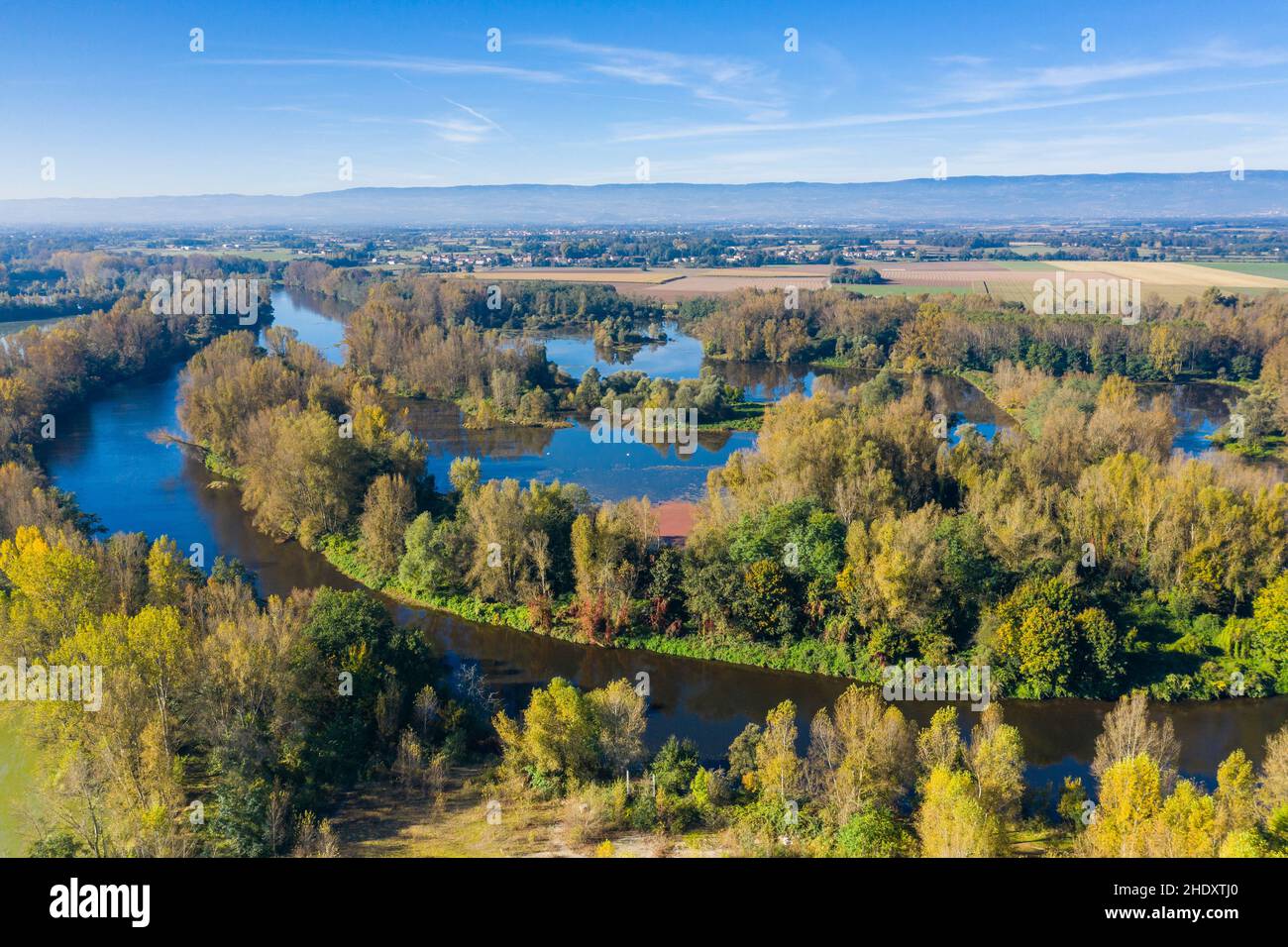 France, Loire, Cuzieu, le site des deux Becs, la Loire et les anciens fosses de gravier (vue aérienne) // France, Loire (42), Cuzieu, site des deux becs, la Banque D'Images