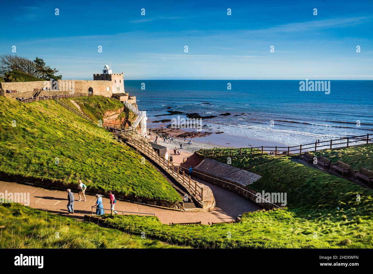Baie Sidmouth.Le chemin des jardins Connaught. Banque D'Images