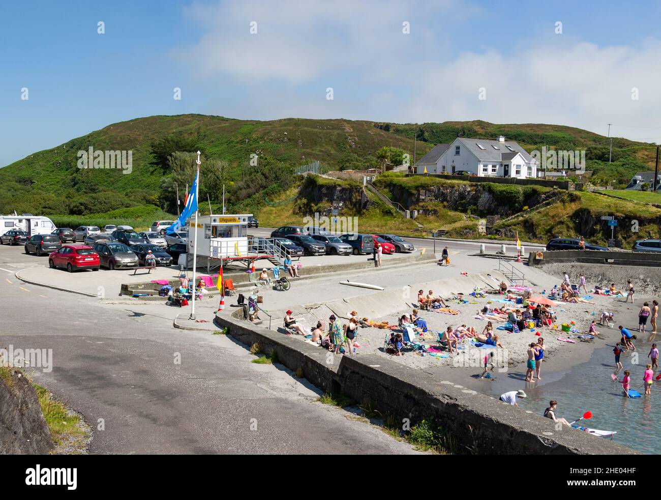 La foule profite de vacances en bord de mer à l'ouest de Cork, en Irlande. Banque D'Images