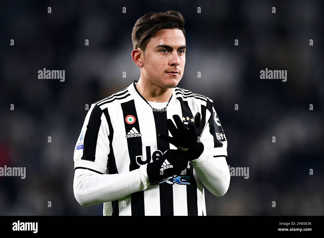 Turin, Italie.06 janvier 2022.Paulo Dybala de Juventus FC gestes pendant la série Un match de football entre Juventus FC et SSC Napoli.Credit: Nicolò Campo/Alay Live News Banque D'Images