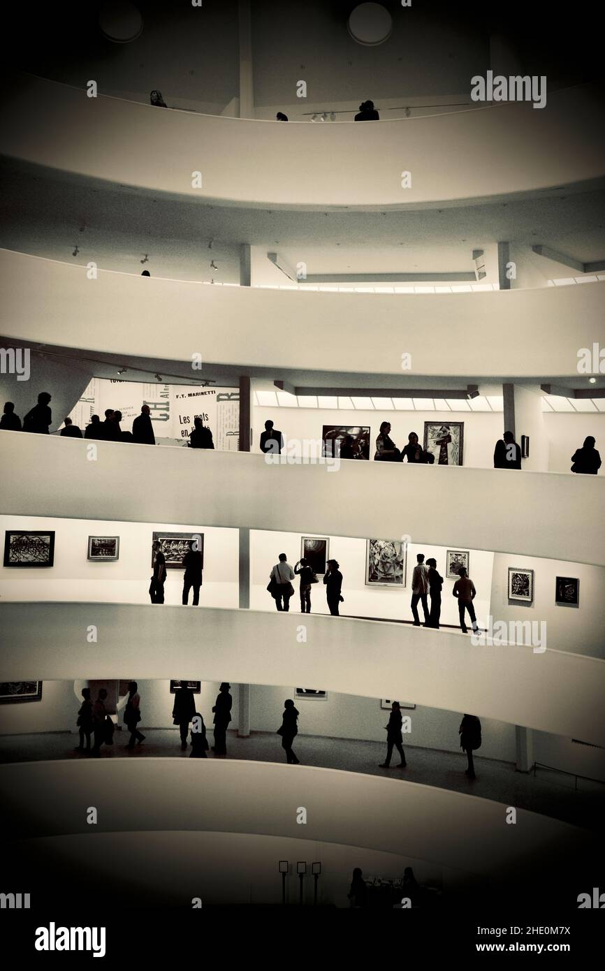 Le Solomon R. Guggenheim Museum de New York est situé sur 5th Ave Banque D'Images