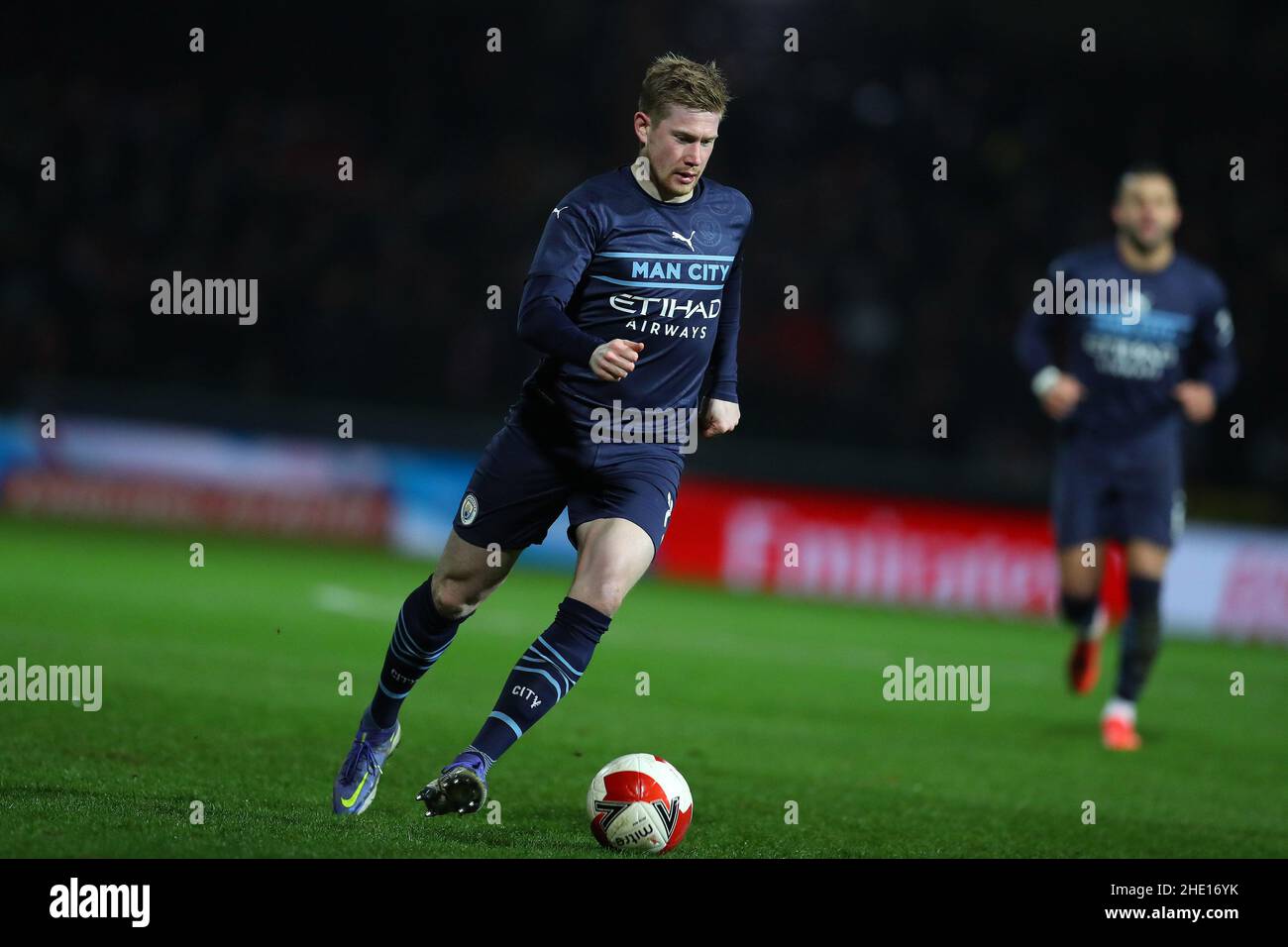 Swindon, Royaume-Uni.07th janvier 2022.Kevin de Bruyne de Manchester City en action.The Emirates FA Cup, 3rd Round Match, Swindon Town v Manchester City au terrain du comté d'Energy Check à Swindon, Wiltshire, le vendredi 7th janvier 2022. Cette image ne peut être utilisée qu'à des fins éditoriales.Utilisation éditoriale uniquement, licence requise pour une utilisation commerciale.Aucune utilisation dans les Paris, les jeux ou les publications d'un seul club/ligue/joueur. photo par Andrew Orchard/Andrew Orchard sports Photography/Alamy Live News crédit: Andrew Orchard sports Photography/Alamy Live News Banque D'Images