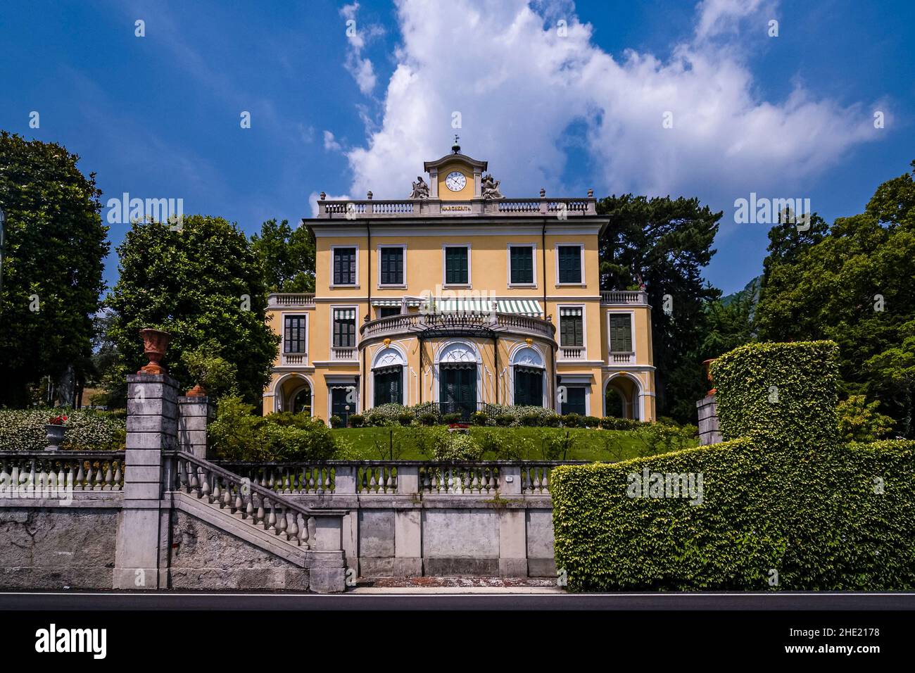La Villa Margherita Grande, située au bord du lac de Côme, a été construite en 18th siècle. Banque D'Images