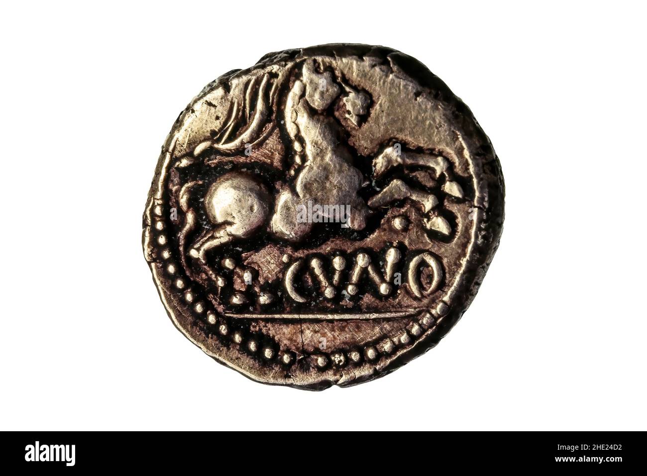 Pièce de cratère en or britannique de la tribu Catuvellauni de l'âge de fer montrant un cheval du Trésor d'Essendon au moment de l'invasion romaine de Brit Banque D'Images