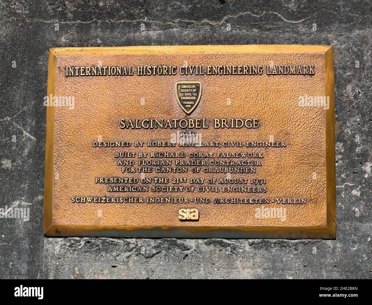 Schiers, Suisse - 27 septembre 2021 : panneau d'affichage du célèbre pont Salginatobel historique international de génie civil, renforcé co Banque D'Images