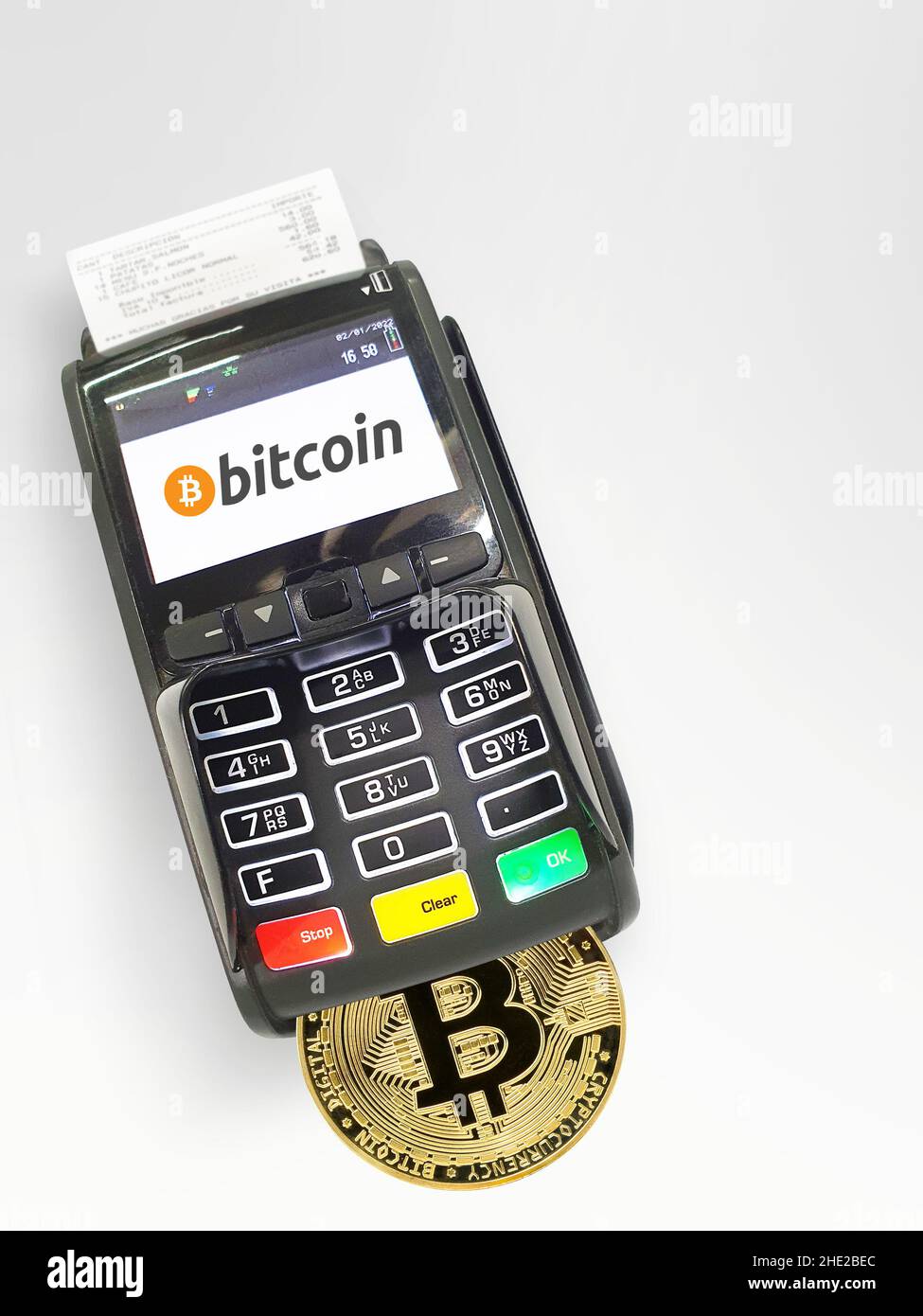 Payez avec bitcoin , terminal POS de la machine de paiement Banque D'Images