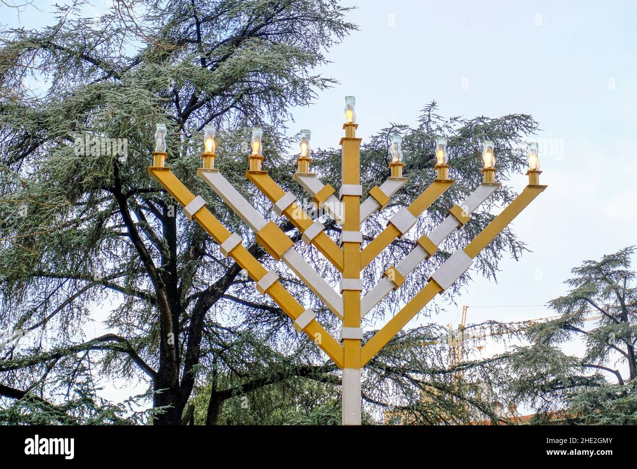 Hanukkah Menorah 9 Branches Dorée Vintage - Bougeoir Hanoukka Élégant En Fer