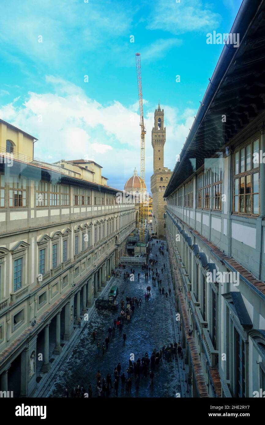 Florence, Italie : vue sur la ville depuis les fenêtres du musée des Offices.Vue panoramique sur Florence Banque D'Images