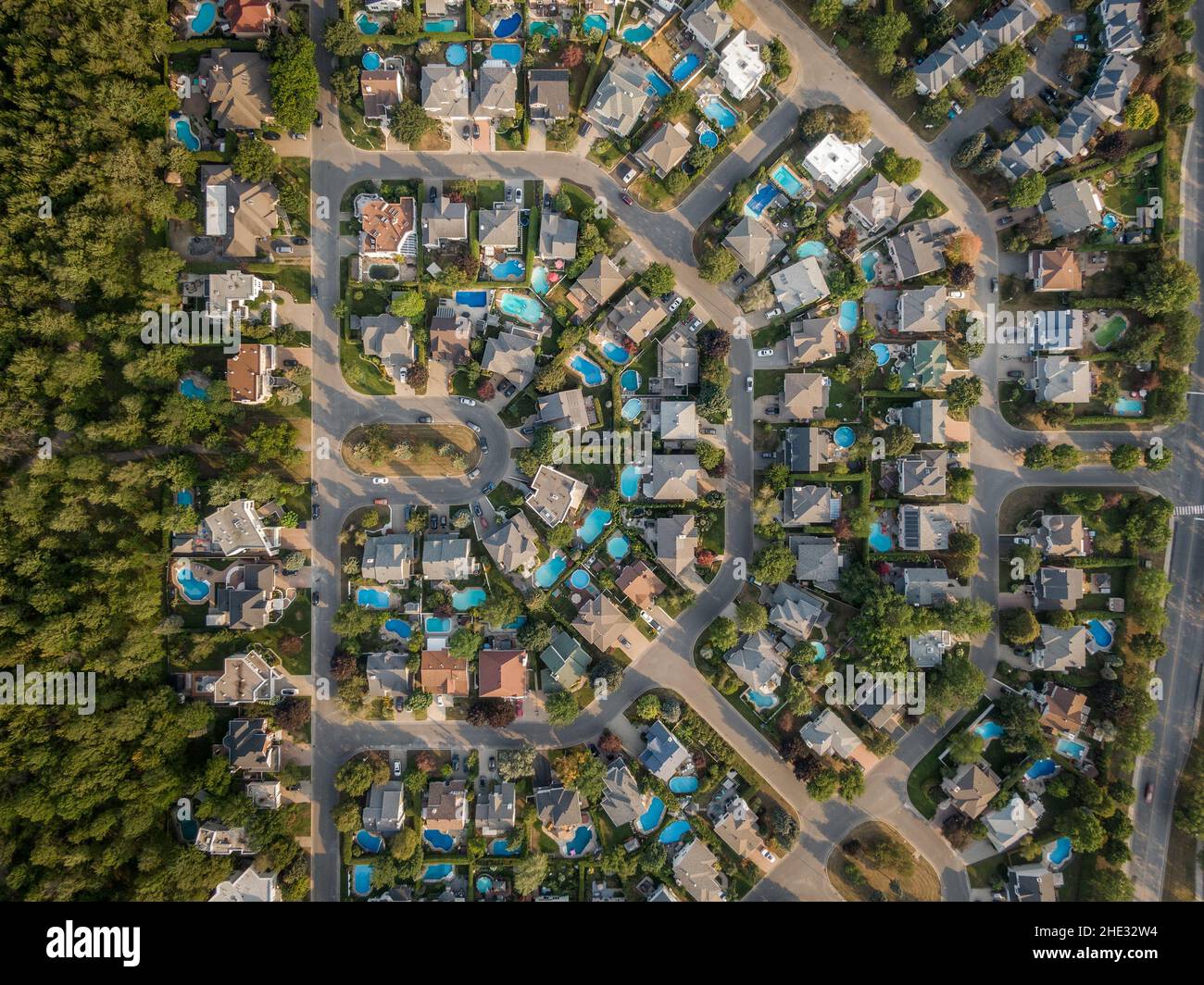 Vue aérienne de haut en bas des maisons et des rues du quartier résidentiel de Montréal, Québec, Canada.Concept immobilier, immobilier et immobilier. Banque D'Images