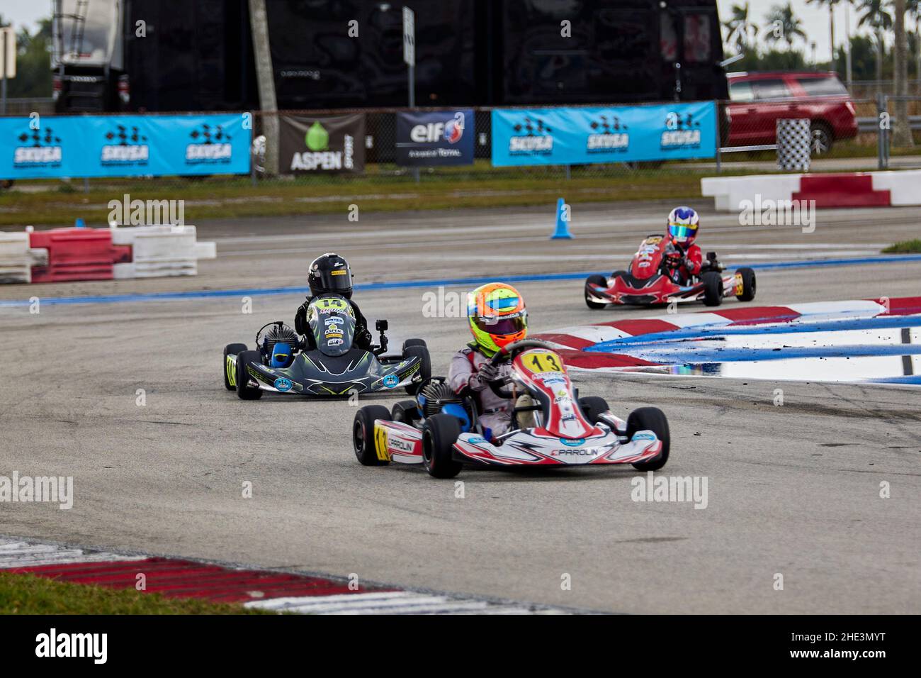 Homestead, Floride, États-Unis.8th janvier 2022.13 Jaime Garcia, 14 Cameron Marsha micro lors de son Super Karting USA (SKUSA) Winter Series 2022, Credit: Yaroslav Sabitov/YES Market Media/Alay Live News Banque D'Images