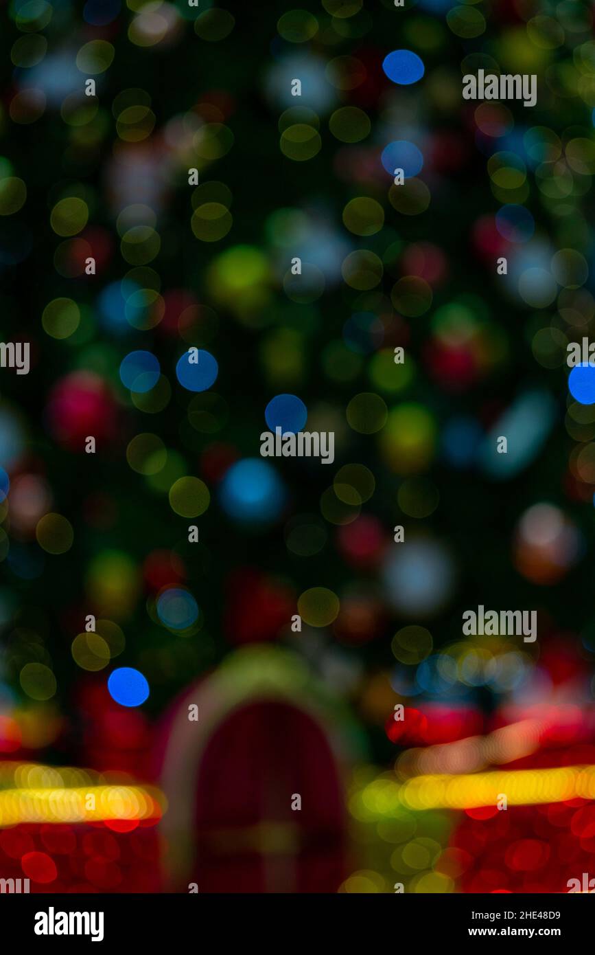 Superbe effet bokeh.Fond de Noël flou et lumineux. Banque D'Images