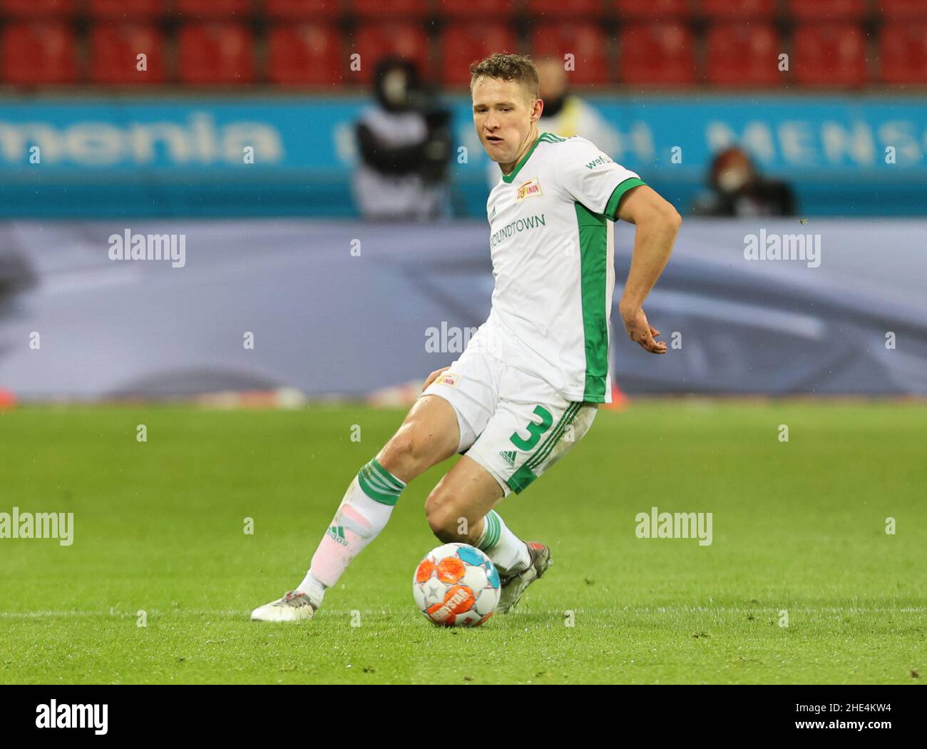 Leverkusen, Allemagne.08th janvier 2022.Bundesliga, match 18, Bayer 04 Leverkusen - 1.FC Union Berlin, Paul Jaeckel (Union) contrôle le ballon.Crédit : Juergen Schwarz/Alay Live News Banque D'Images