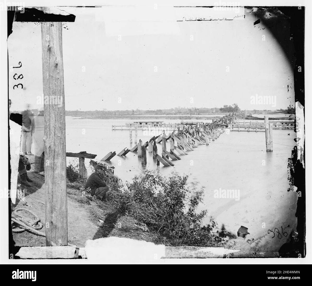 Les ruines du pont sur le chemin de fer de Richmond & York River en Virginie ont été détruites le 17 mai 1862 pour rendre le chemin de fer inutile pour les Confédérés. Banque D'Images