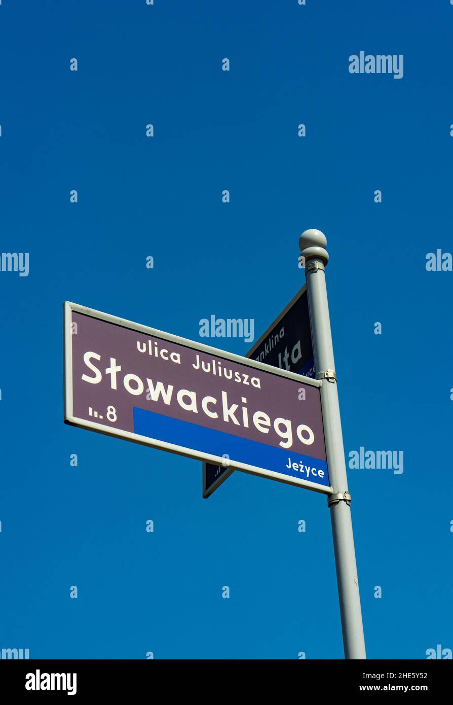 Rue avec le nom Slowackiego dans le quartier de Jezyce. Banque D'Images
