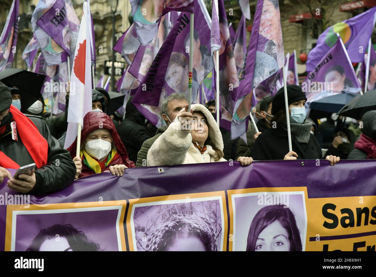 Mars en hommage à Sakine Cansiz, Fidan Dogan et Leyla Soylemez, le triple meurtre visant 3 militantes kurdes à Paris en janvier 2013, à Paris, en France, le 08 janvier 2022.9 ans après que les Kurdes continuent à exiger que justice leur soit faite.Photo de Patrice Pierrot/ABACAPRESS.COM Banque D'Images