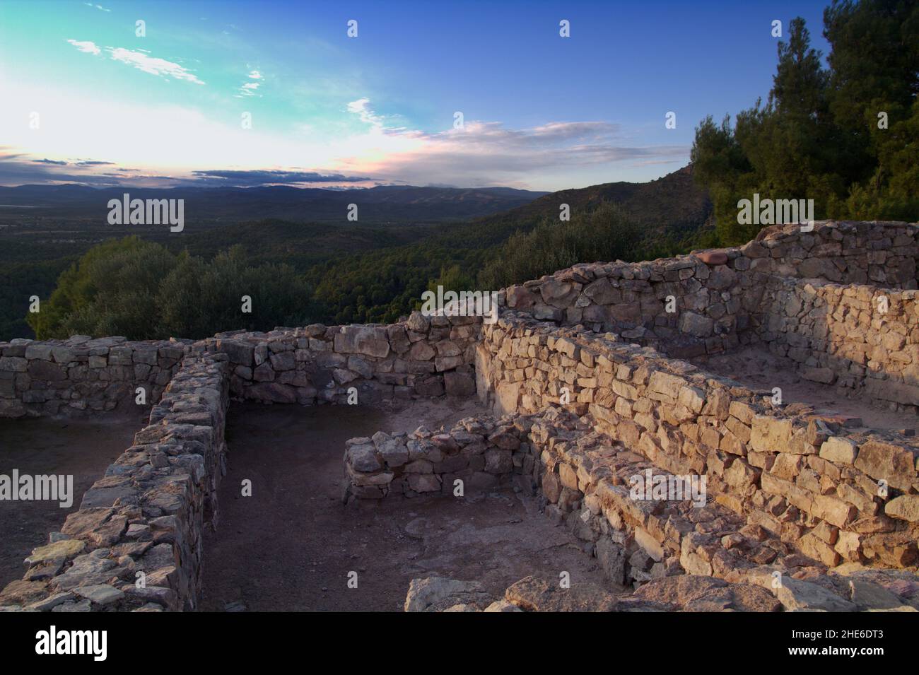 Puntal dels Llops, vestiges d'un petit fort ibérique perché du cinquième siècle av. J.-C. Banque D'Images