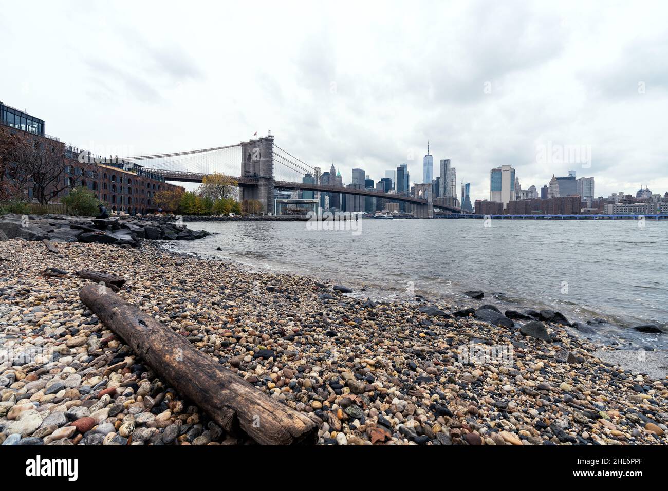 Belle photo du pont de Brooklyn en journée. Banque D'Images
