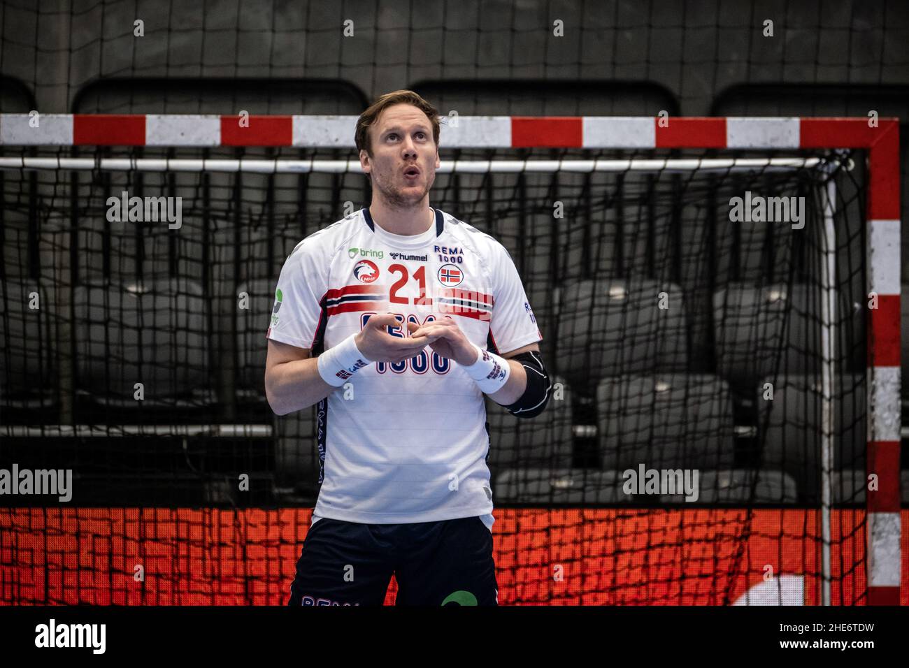 Hillerod, Danemark.08th, janvier 2022.Magnus Gullerud (21) de Norvège vu dans le match de handball d'essai entre le Danemark et la Norvège à la scène royale à Hillerod.(Photo: Gonzales photo - Kim M. Leland). Banque D'Images