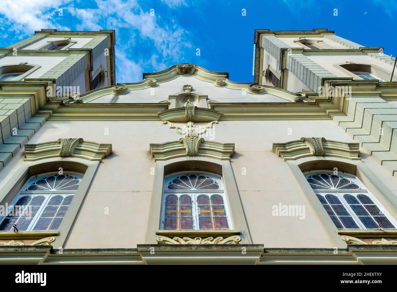 Caractéristiques architecturales extérieures de la Nossa Senhora de Rosario de Fatima (notre-Dame de Rosario de Fatima).L'église catholique de style colonial est un fa Banque D'Images