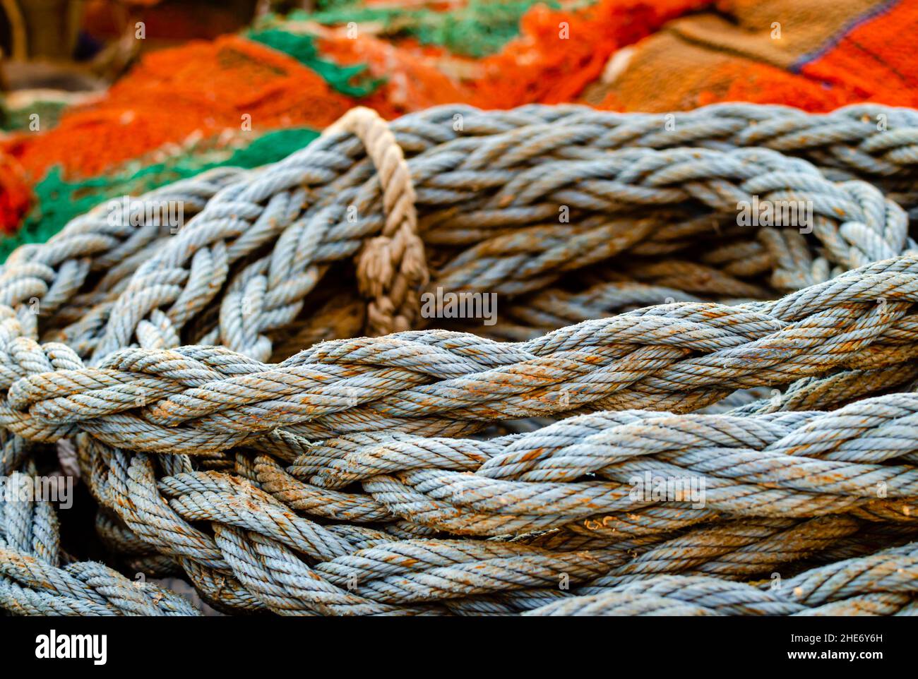 Ligne d'amarrage forte au port de pêche de Jaffa.Tel Aviv, Israël. Banque D'Images