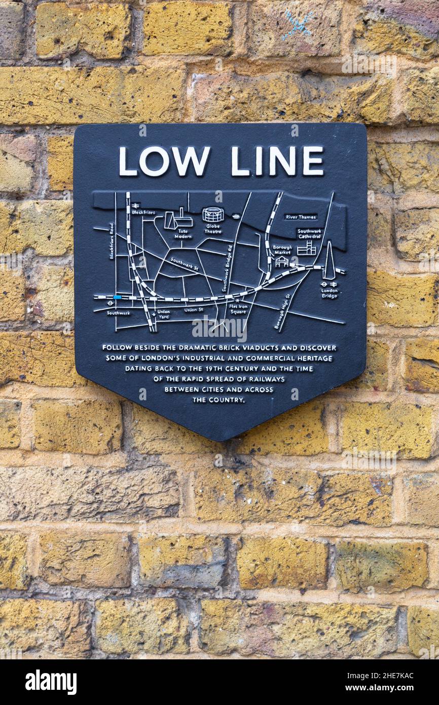 Panneau bas de ligne, célèbre l'héritage des arches de chemin de fer, destination de marche, londres, royaume-uni Banque D'Images
