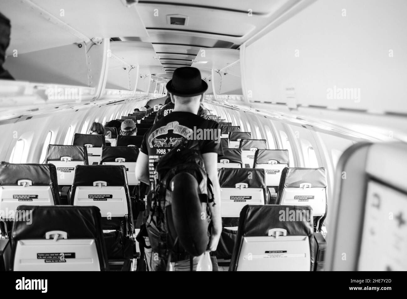 Superbe photo de l'intérieur d'un avion en niveaux de gris Banque D'Images