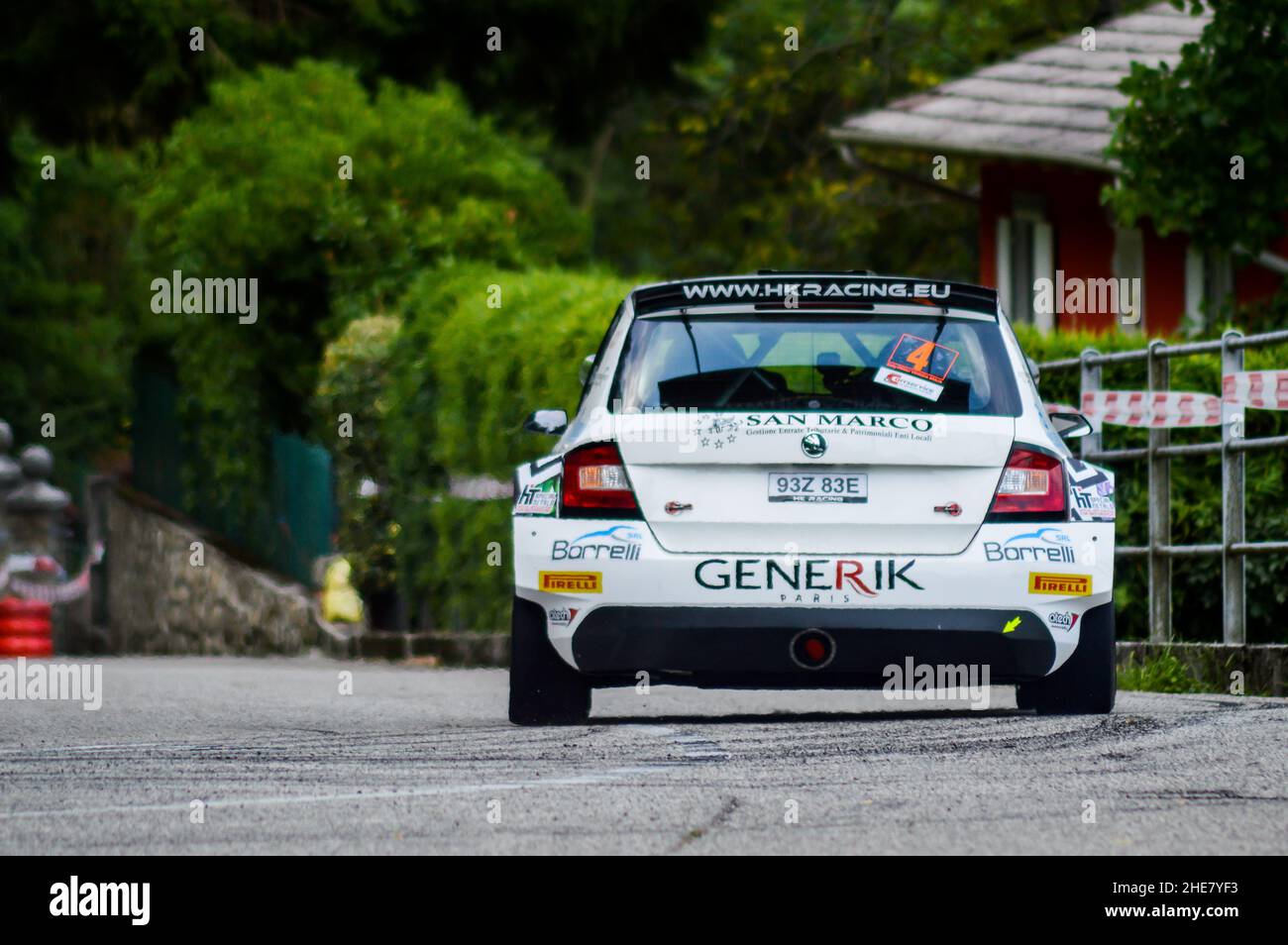 Une Skoda Fabia R5 au Shakedown dans Rally Alpi Orientali 2019, Montenars(UD), Friuli V.G., Italie Banque D'Images