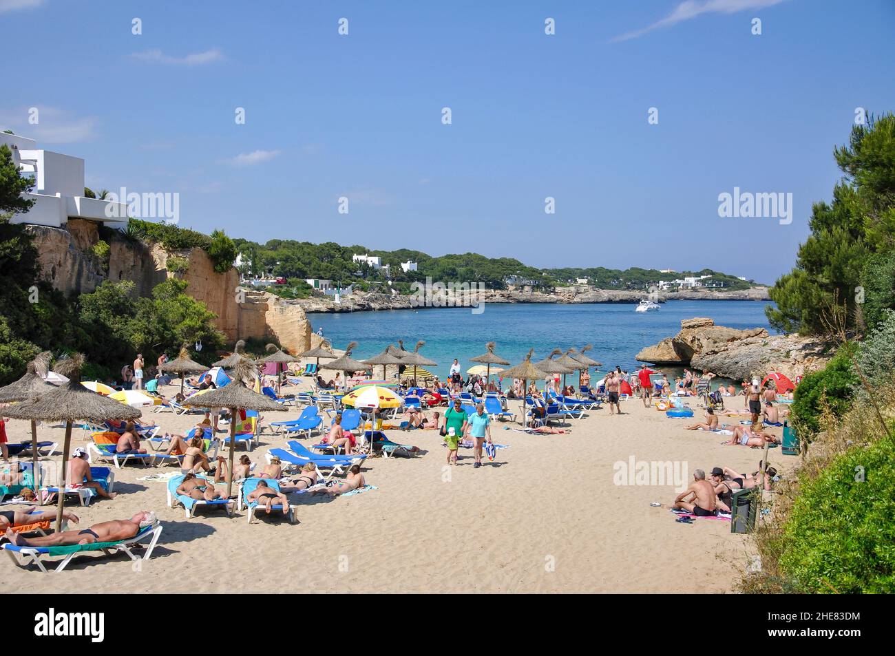 Vue sur la plage, Caló des Pou, Cala d’Or, Municipalité de Santanyi, Majorque (Majorque),Îles Baléares, Espagne Banque D'Images