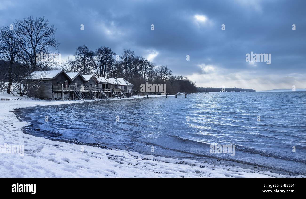 Bateaux en hiver à Ammersee, Bavière, Allemagne Banque D'Images
