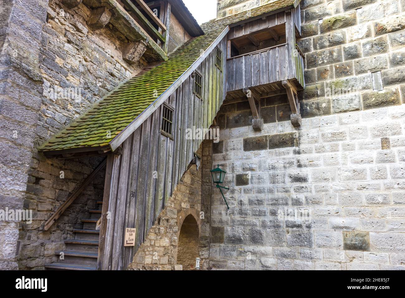 Gros plan d'un escalier en bois à l'extérieur du buil Banque D'Images