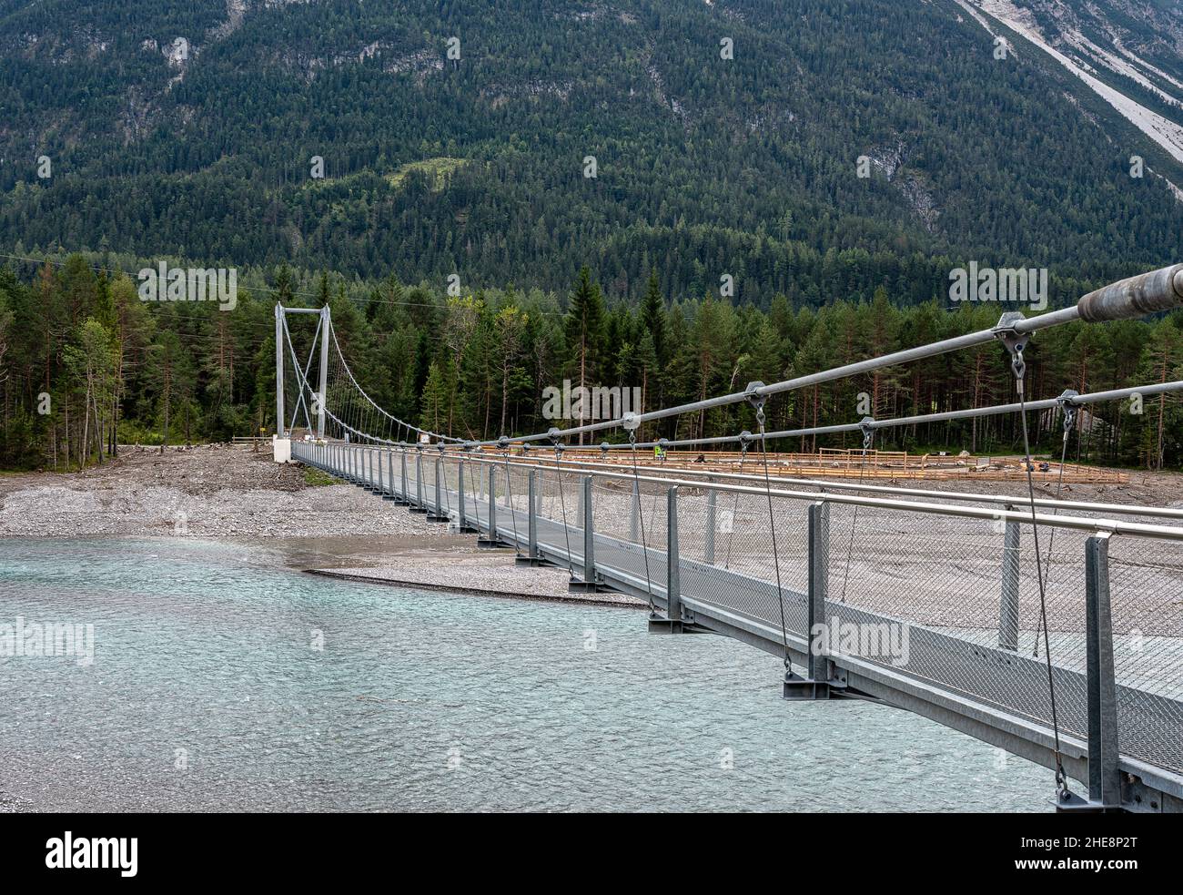 Pont suspendu au-dessus de Lech près de Reutte, Tyrol Banque D'Images