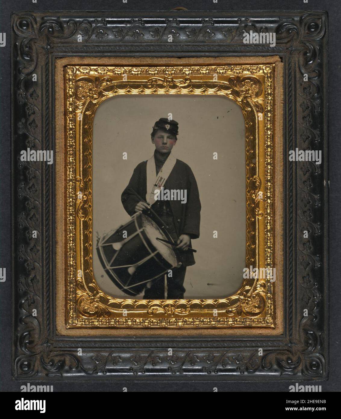 Samuel W. Doble de la Compagnie D, 12th Maine Infantry Regiment, avec tambour) - S. Shattuck, ambrotype, daguerréotype, et artiste photographique, 19 Central St.,Lowell Banque D'Images