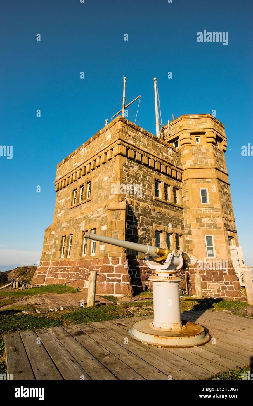 Midi à Cabot Tower, lieu historique national de signal Hill, St. John's (Terre-Neuve), Canada. Banque D'Images