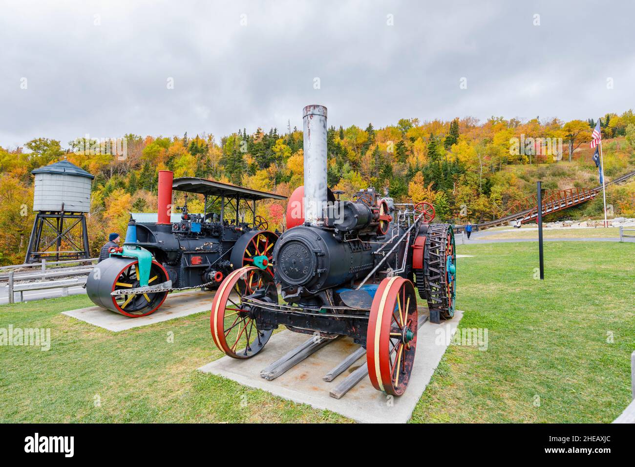 Moteur de traction à vapeur et rouleau à vapeur d'époque exposés au musée Mount Washington Cog Railway, Mount Washington, New Hampshire, États-Unis Banque D'Images