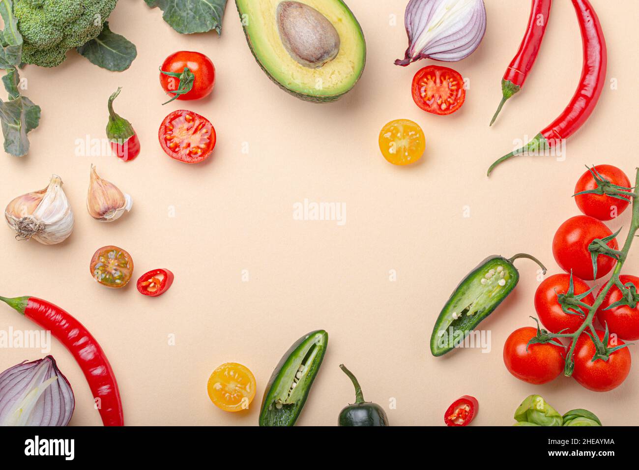 Cuisine créative concept d'aliments biologiques sains fond de fruits et légumes colorés Banque D'Images