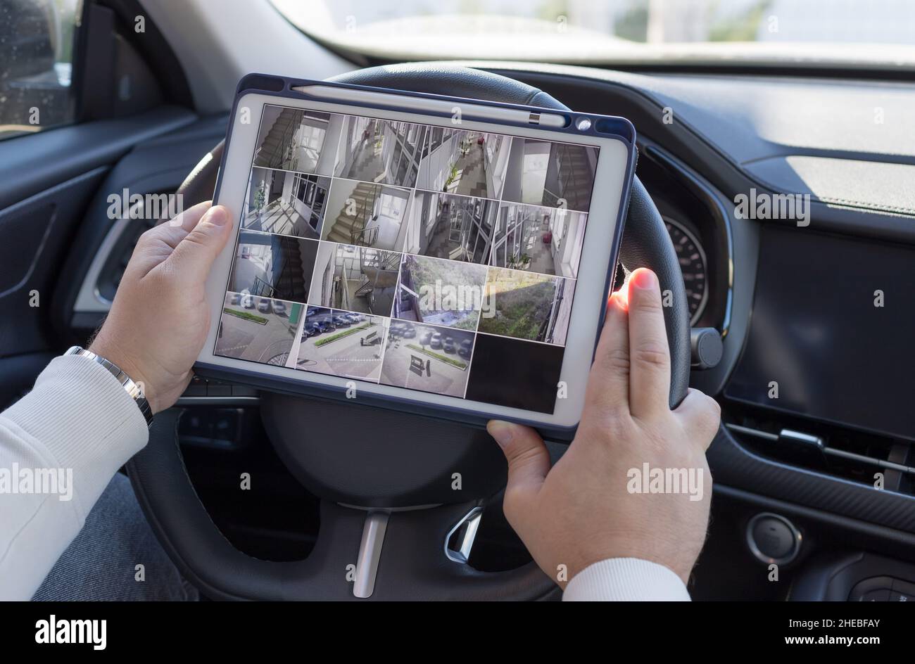 Application CCTV Security Camera sur tablette numérique Banque D'Images